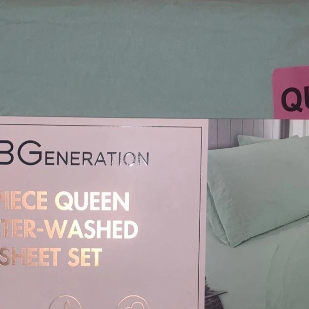 BCBGeneration Mint Green Queen Sheet Set